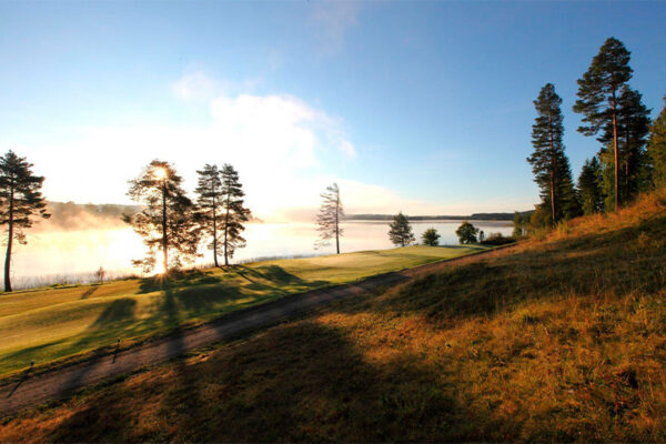 Golfpaketti neljälle